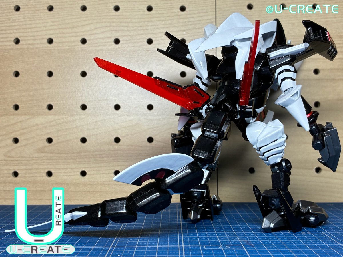 U__CREATE's tweet photo. LBX ドラスメルト
特殊機能搭載型LBX。
ドラグリフォンをベースに一部可変機構を廃しス��ルトの設計を導入する事で隠密戦を可能とした機体。
砲撃系���装を廃し完全な近接戦闘用仕様となり、隠密奇襲を得意とする。
#U_CREATE
#LBX https://t.co/XjQQIkV9vE