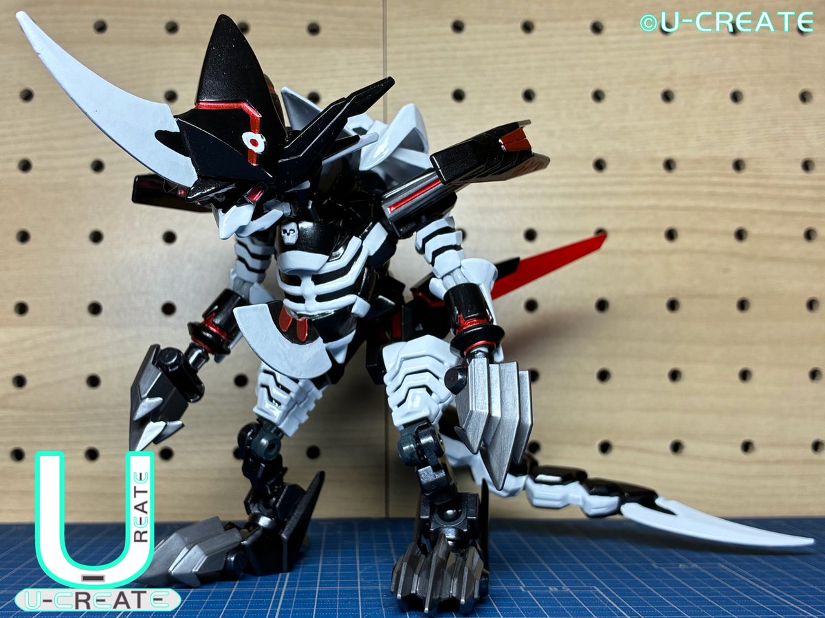 U__CREATE's tweet photo. LBX ドラスメルト
特殊機能搭載型LBX。
ドラグリフォンをベースに一部可変機構を廃しス��ルトの設計を導入する事で隠密戦を可能とした機体。
砲撃系���装を廃し完全な近接戦闘用仕様となり、隠密奇襲を得意とする。
#U_CREATE
#LBX https://t.co/XjQQIkV9vE