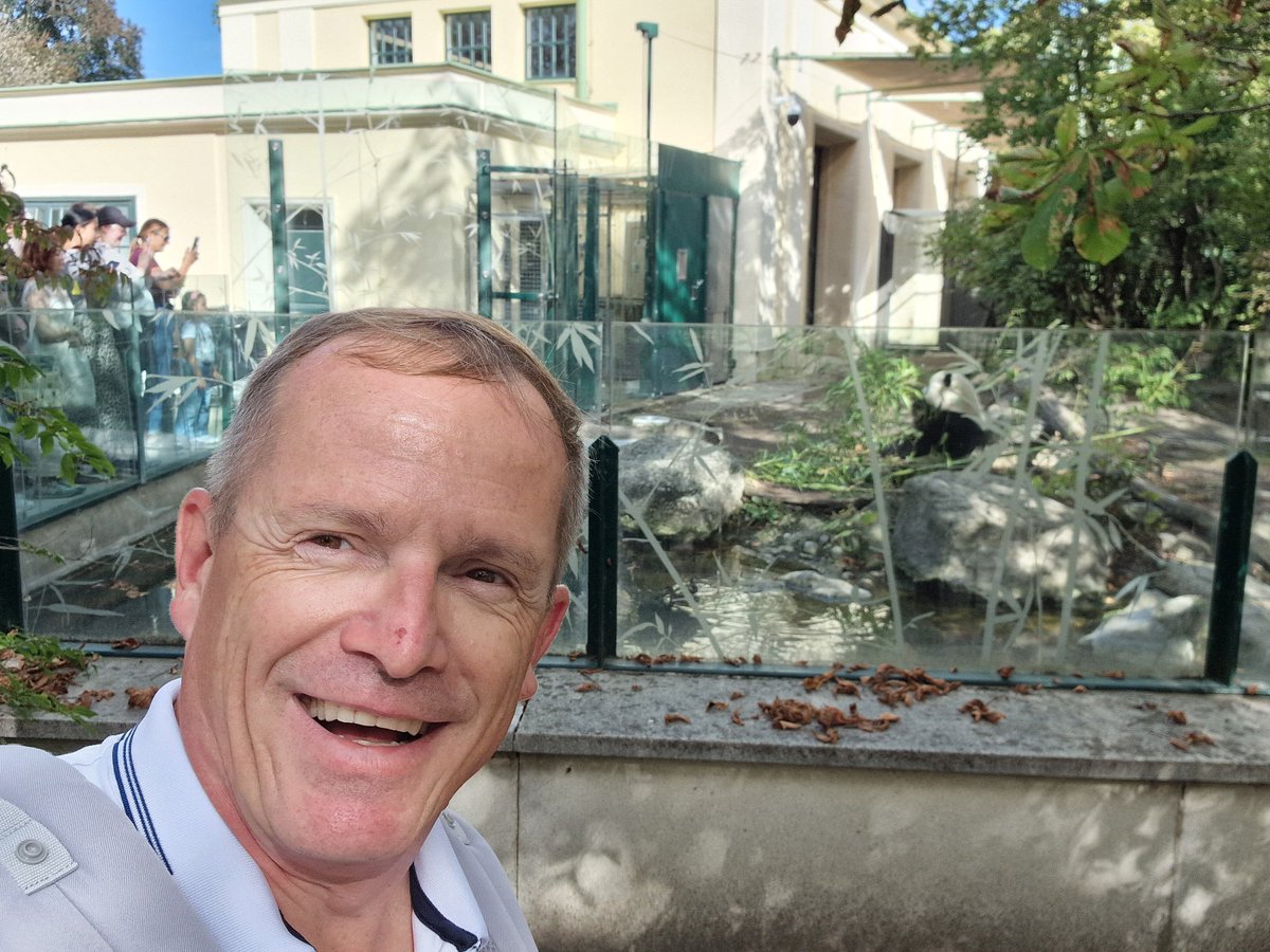 GunterFehlinger's tweet photo. I spent yesterday in Vienna Zoo with our Pandas and Rhinos https://t.co/DxYikSIajl