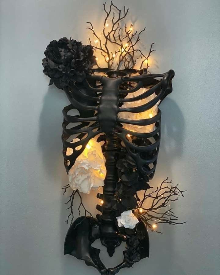 sophiaevaa_'s tweet photo. gothic skeleton wall decor https://t.co/ssokbUZauA