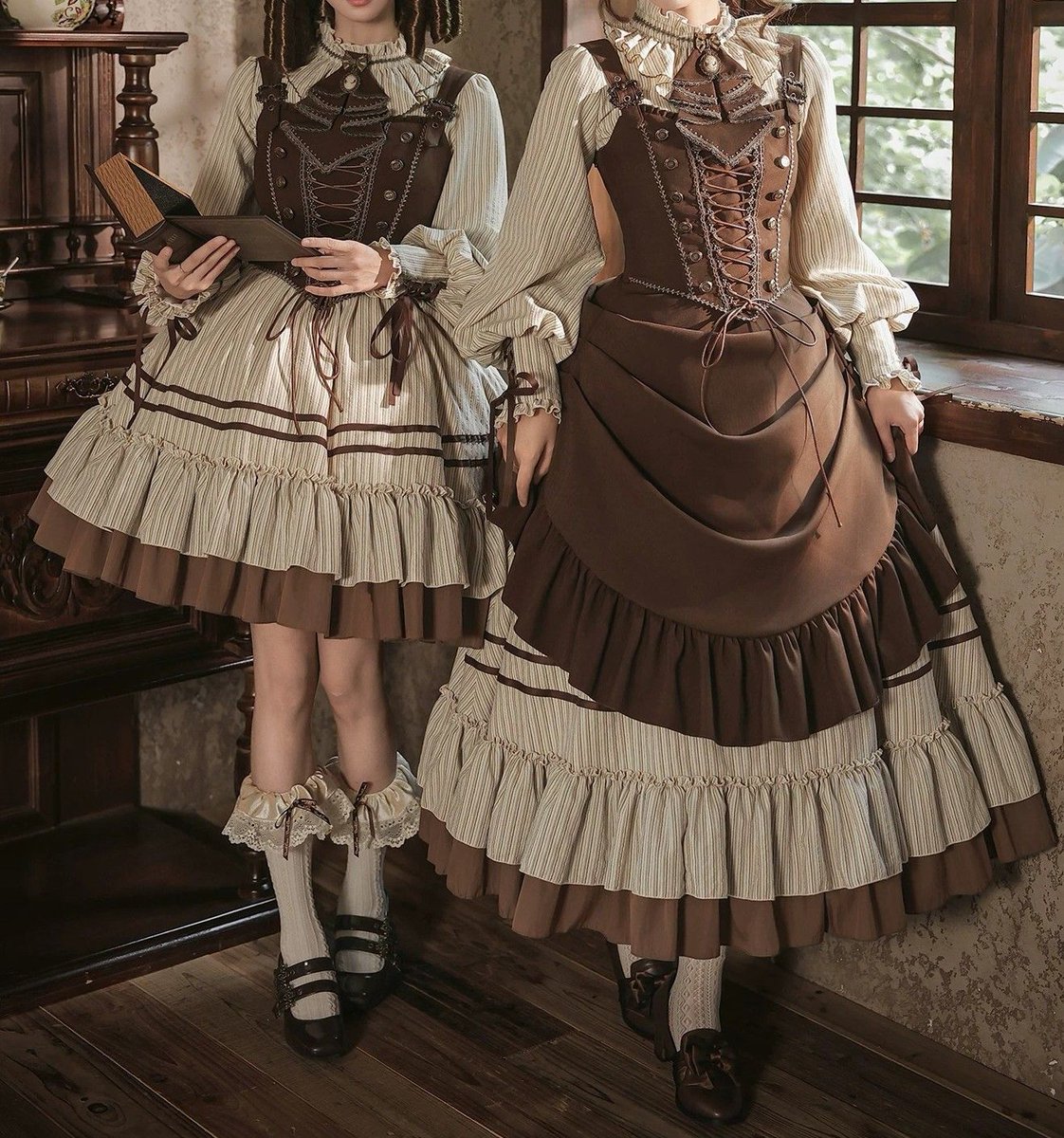 epetice's tweet photo. ⚙️スチームパンク風クラシカル双子ドレス⚙️ https://t.co/QdJJxUMxJp