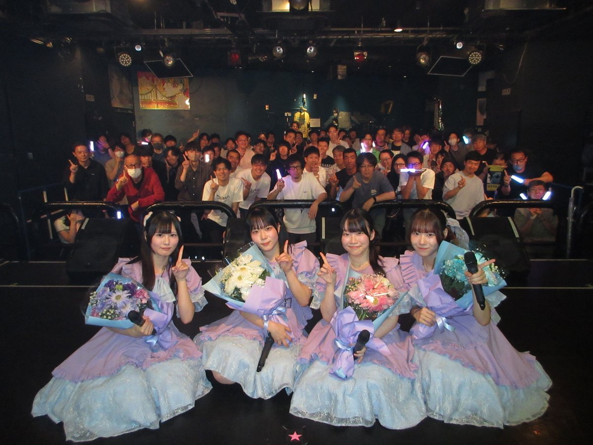 Drawry0920's tweet photo. 【ライブ動画 期間限定公開】
2026/9/20 Drawry. 1st Anniversary Live「Dear, first impression」の定点ライブ映像、前半ブロックを期間限定公開いたします。後半ブロックも後日公開予定がございます。
公開期間:〜10/26 23:59
https://t.co/Gell3w9QFE
#Drawry_live #Drawry. #Drawry_summer https://t.co/87YkBzNyCy