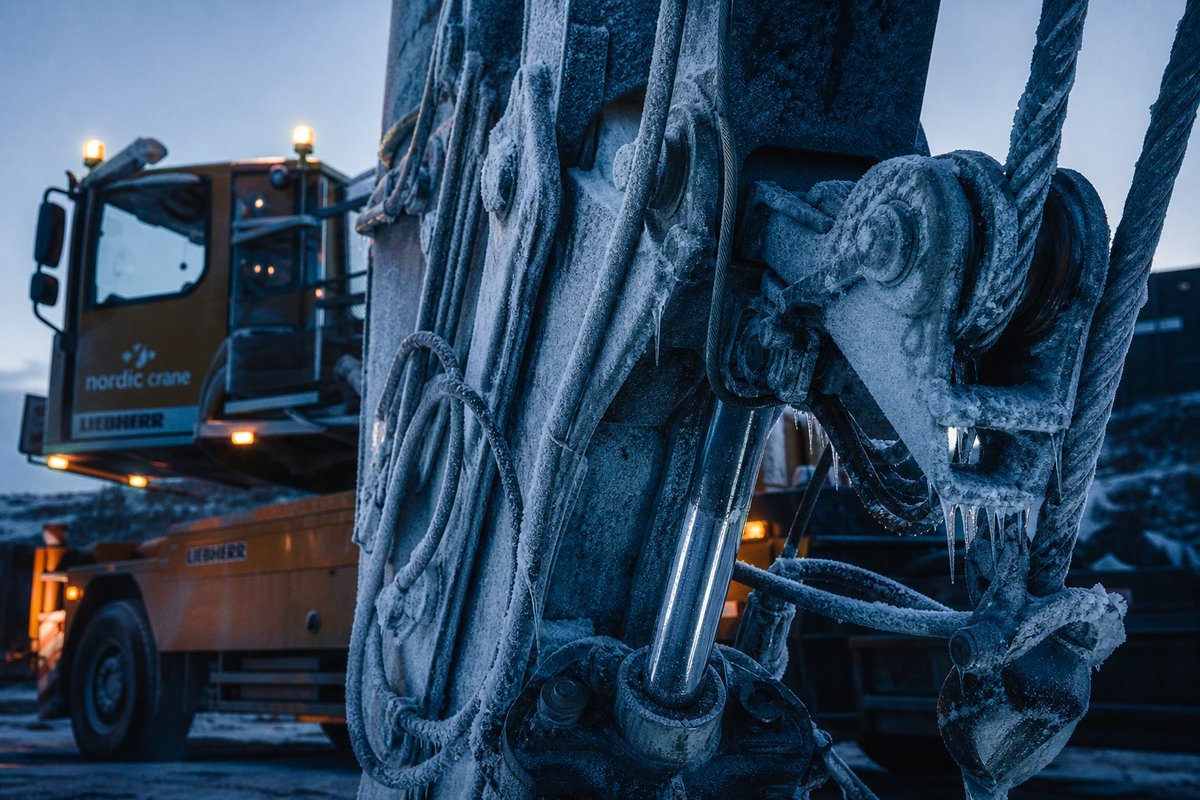 frogswiper's tweet photo. Cold changes everything. Hydraulic oil thickens, cables stiffen, rubber cracks, metal gets brittle. In Arctic conditions, warm up equipment properly. Rush the warmup and something breaks — maybe not the crane.

#ArcticConditions #Hammerfest #CraneSafety #ColdWeatherOps https://t.co/9ZsM5GsT60