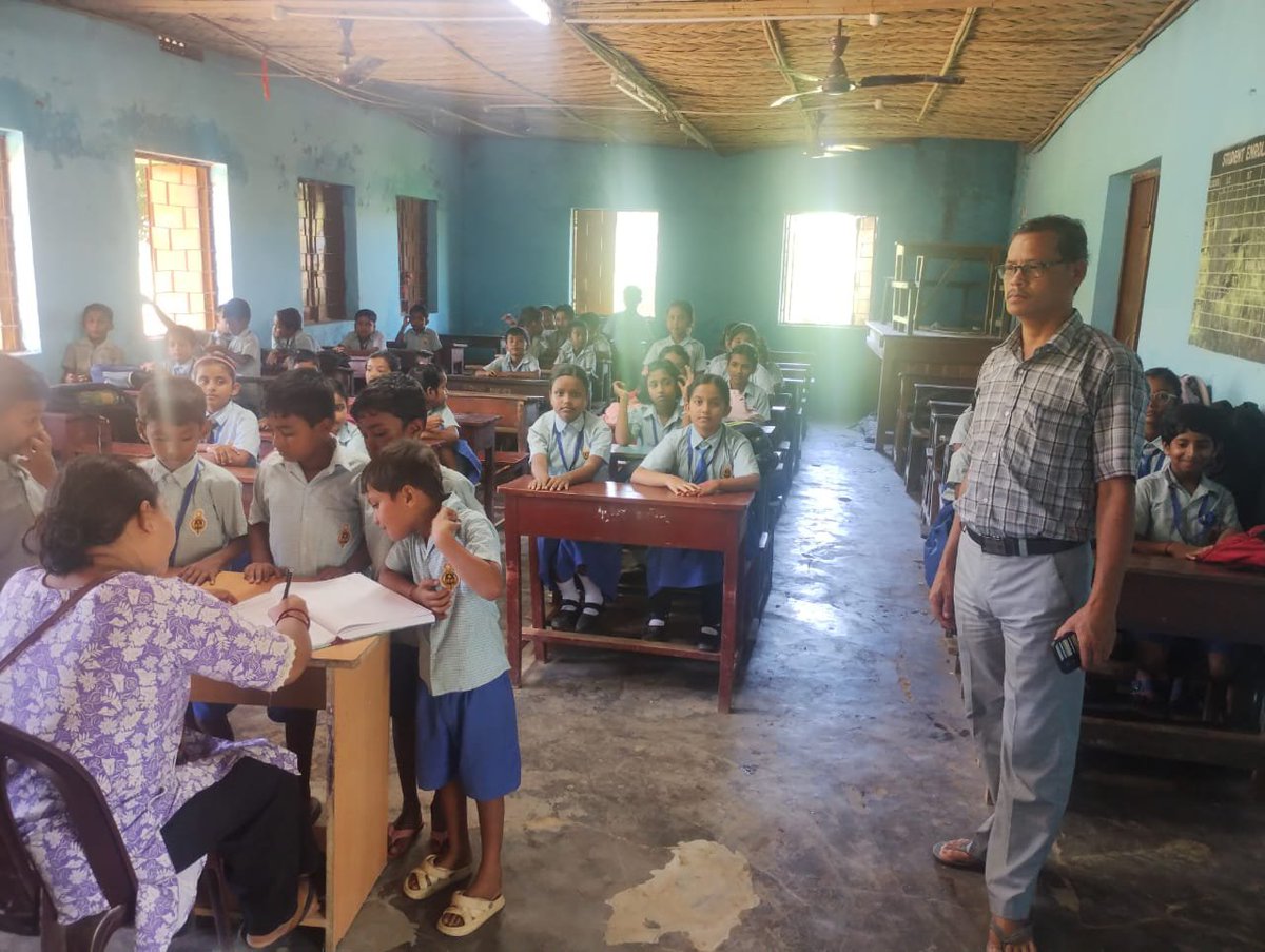 OKhowai's tweet photo. Today, the RBSK Baijalbari Mobile Health Team (MHT) visited Debendra Chow Para High School and conducted a comprehensive health screening among students. Total Screened: 93
MyGov Tripura Nhm Tripura Hfw Tripura CMO Tripura Baijalbari Phc
#RBSK #HealthScreening #KhowaiDistrict https://t.co/FCX6VZnYAa