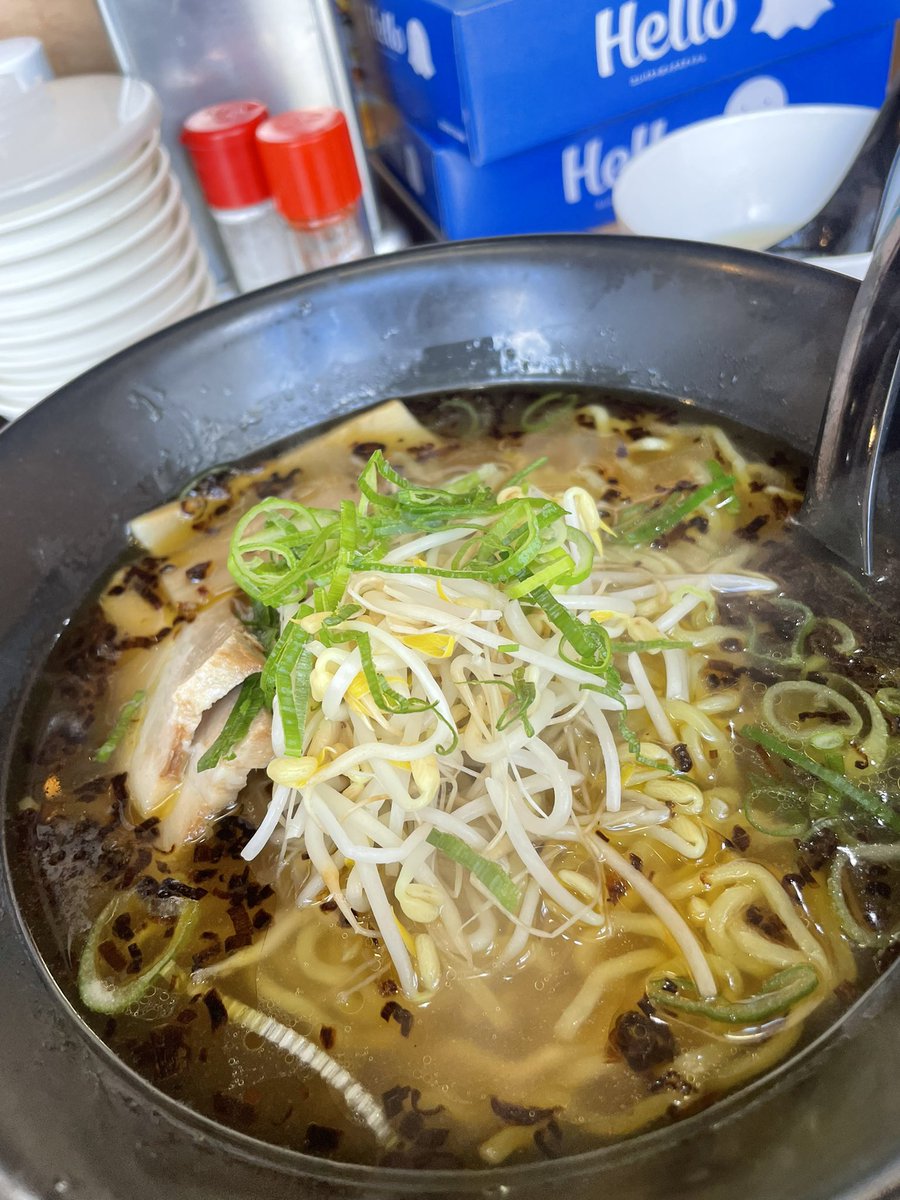 conjerete_chain's tweet photo. 昨日お��、ホテルでコースランチを食べたらお腹一杯すぎて今朝までご飯食べず⤵︎
そしたらお昼はメチャお腹空いて（←アホ）いつになく山盛り注文！
中華めん&amp;天津飯（小）をやっと完食😆💦
そ��でまたお腹一杯過ぎて晩ごはん入らなそうなダメなループ🤪
#餃子の王将
#炭水化物まつり https://t.co/0dJ5VlcqzG