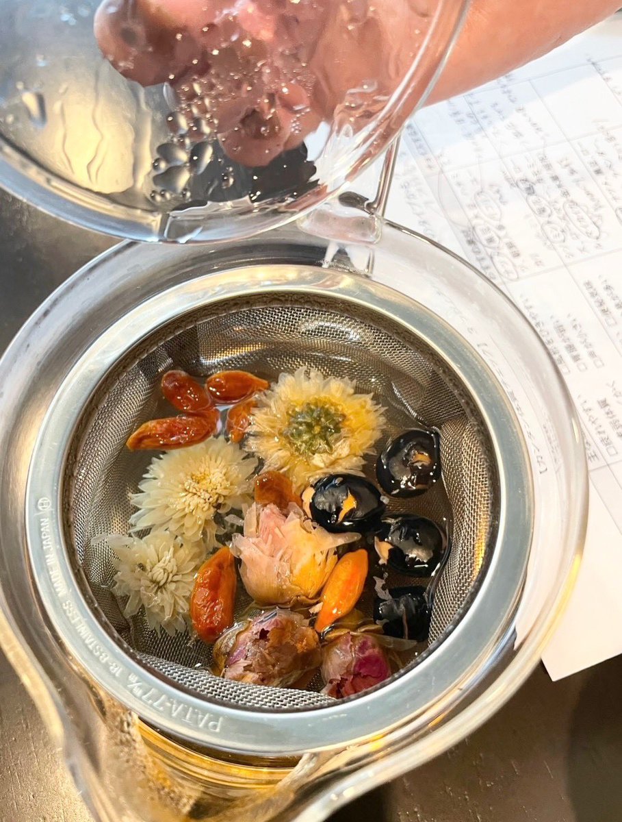 YakuzenPR's tweet photo. そして座学は、栄養士の和漢歩実先生と、気功講師でもある枸子ゆうこ先生が担当します。

仙台、東北で薬膳を楽しく正しく学びたい方、この機会にご検討ください。講師陣は、皆さんと会えるのを楽しみにしております。

薬膳コンシェルジュ基礎コースについて詳しくはこちら⬇️
https://t.co/UQwfFPbWAo https://t.co/Cz9GExuY0a