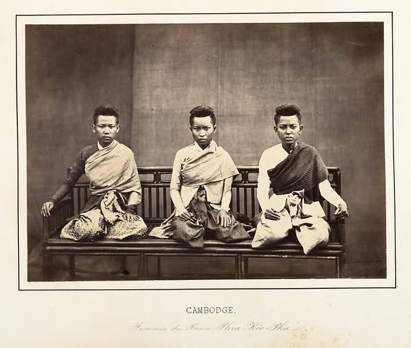 SovanRatana_'s tweet photo. Upper-class Khmer (Cambodian) women in sbais, 1800s.🇰🇭 https://t.co/c8XDKnFpBq
