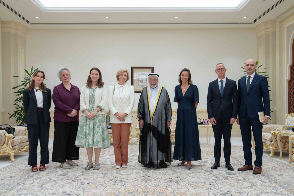 HHShkDrSultan's tweet photo. استقبال رئيسة معهد العالم العربي في باريس
Receiving the President of the Arab World Institute in Paris https://t.co/EuGK12neOT