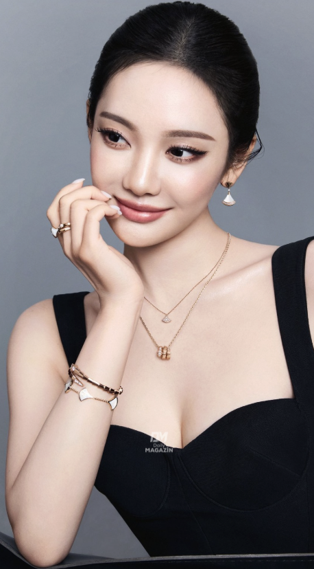 daily_magazin's tweet photo. aespa üyesi Ningning, Bvlgari’nin yeni marka elçisi olarak duyuruldu. https://t.co/xyN4hut0Nf