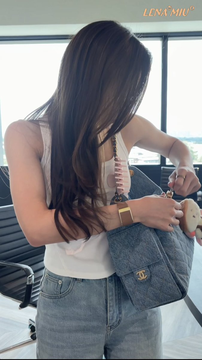 2beToC's tweet photo. ลีนมากช่วงนี้ ใส่เสื้อกล้ามโชว์ซะเลยยย
ชีปั้นกล้ามทำไมอ่ะ ต่อยแม่น้องป่านหรอ 😣

#MiuNatsha #หมิวณัชชา https://t.co/6viMBZfSaO