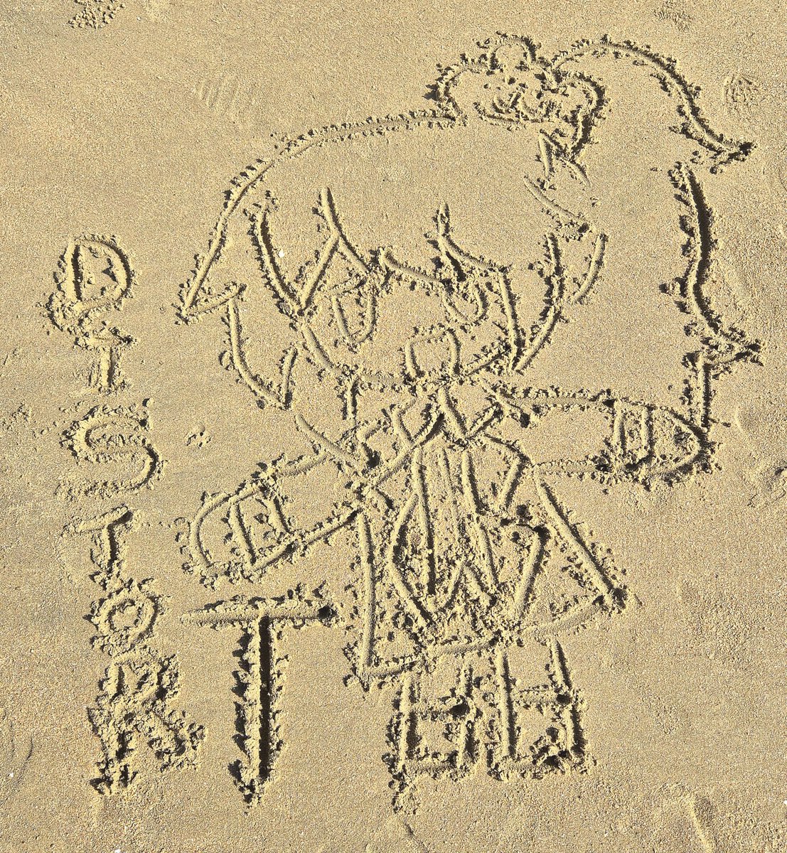 debbie_kim_c's tweet photo. Carmen doodle on the sandy beach (distorT) https://t.co/klVoP6GkIK