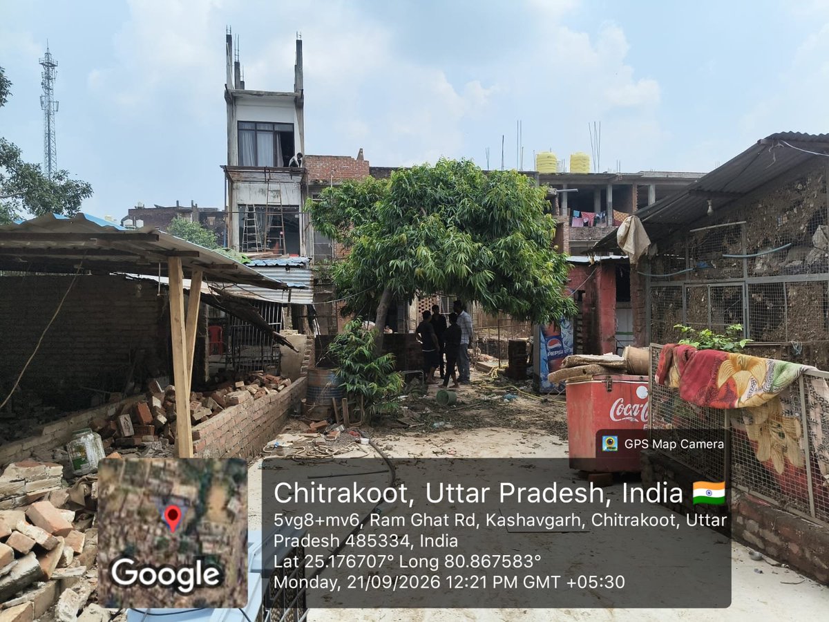 ChitrakootDm's tweet photo. सरयू नदी के सीमांकन के उपरांत सीमांकन पिलर लगाने एवं अतिक्रमण हटाने का कार्य जारी

जिलाधिकारी के निर्देश पर उप जिलाधिकारी कर्वी की निगरानी में राजस्व एवं नगर पालिका की संयुक्त टीम द्वारा Rover तकनीक से सरयू नदी का सीमांकन किया जा रहा है। निर्धारित सीमा पर सीमांकन पिलर लगाने का कार्य भी जारी है।

सीमांकन के साथ ही चिन्हित अतिक्रमणों को हटाने की कार्यवाही प्रारंभ कर दी गई है। संबंधित अधिकारियों को क्षेत्र में सतत निगरानी रखते हुए नियमानुसार प्रभावी कार्यवाही सुनिश्चित करने के निर्देश दिए गए हैं।

#Chitrakoot #SaryuRiver #RiverConservation #EncroachmentRemoval #Demarcation #GoodGovernance