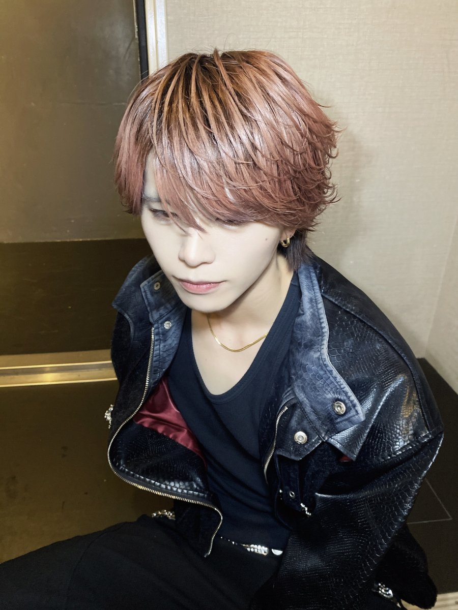 uncoeur_minato's tweet photo. 黒衣装お気に入り過ぎてこれしか載せてない📸 https://t.co/ZhvnexB6nH
