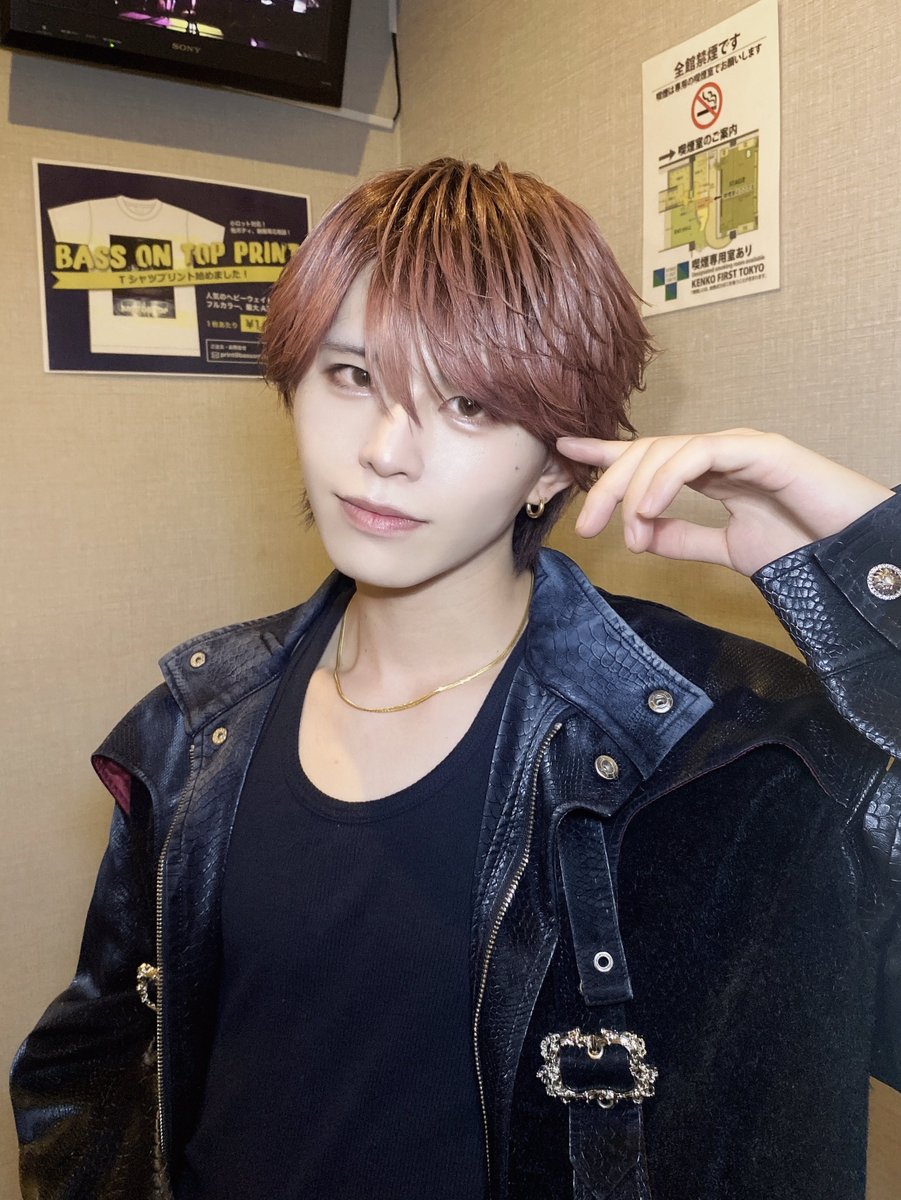 uncoeur_minato's tweet photo. 黒衣装お気に入り過ぎてこれしか載せてない📸 https://t.co/ZhvnexB6nH