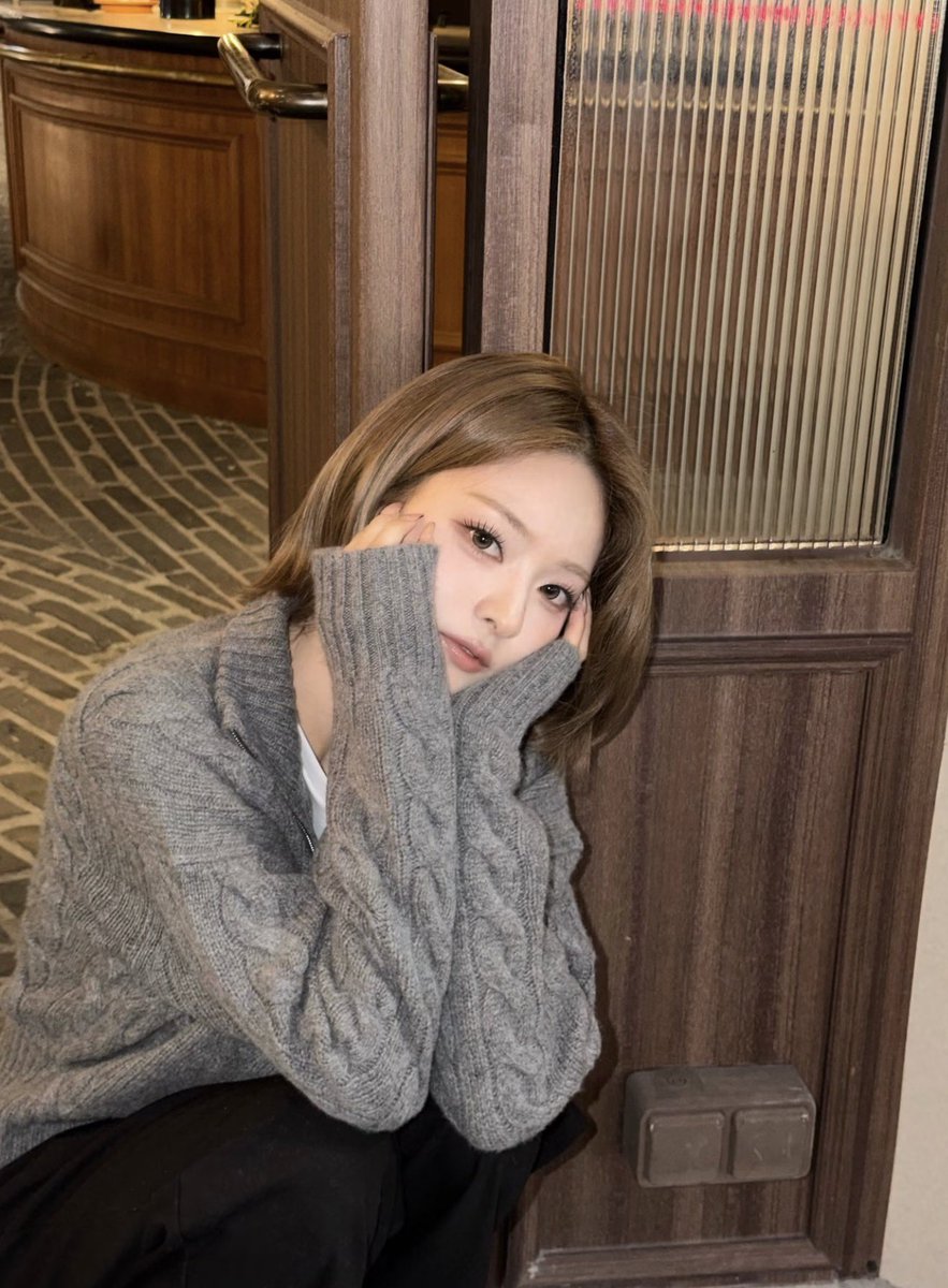 yeankko's tweet photo. 어른 여자 다되셨네

#fromis_9 #프로미스나인
#이나경 #LEENAGYUNG https://t.co/KskdX4nI50
