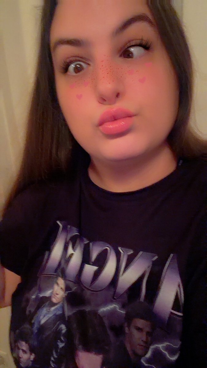 FEAR0NFIR3's tweet photo. || Little MUN-day reveal. Got this Angel shirt yesterday. 🫣 https://t.co/lmChtFxnOk