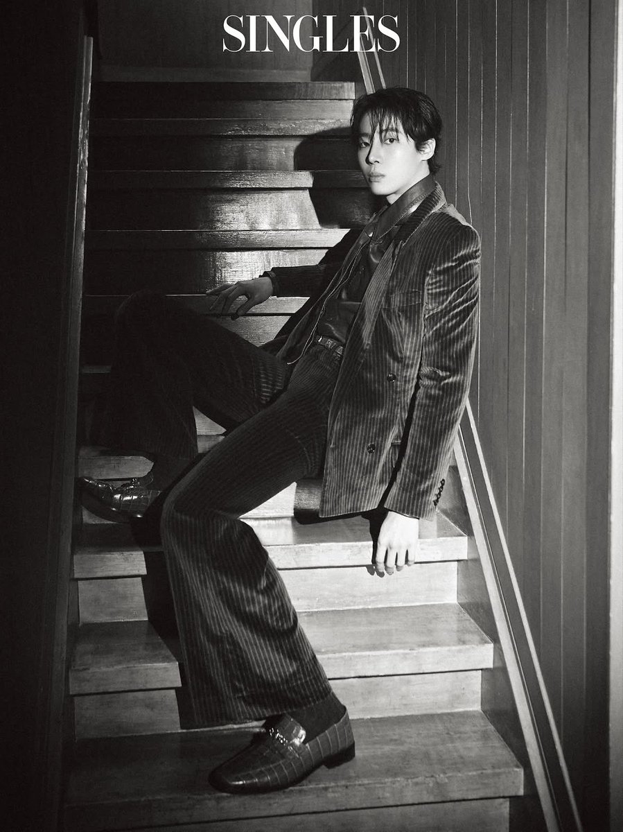 wuuuddyaa_'s tweet photo. <싱글즈> 10월호 #SINGLES_COVER #추영우 https://t.co/MNNSO7jL0W