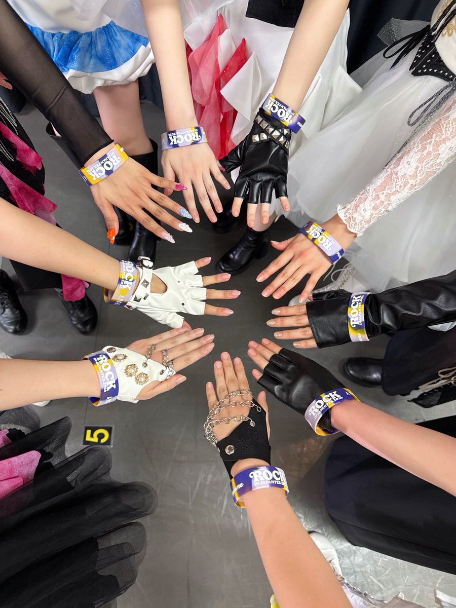 angerme_upfront's tweet photo. ＼\❤️‍🔥このあと18:25〜❤️‍🔥/／

【アンジュルム ROCK IN JAPAN FESTIVAL 2026 ライブ配信】

視聴はこちらから✅
▶︎ https://t.co/tS1BBRWr1J

まもなくアンジュルムのステージが始まります！🪽
全力で盛り上がる準備は出来てますか❤️‍🔥
お部屋の中でも水分補給とタオルは忘れずに🥤𓈒𓂂𓏸
楽しんでいきましょう！！！！

 #アンジュルム #ANGERME  #ハロプロ
 #RIJF2026  #ロッキン