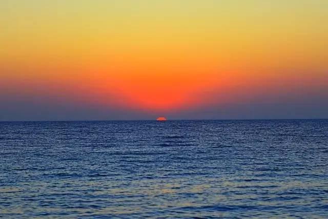 Gue53179201's tweet photo. Just watched a stunning sunset paint Santorini’s white buildings pink—travel days don’t get better than this! https://t.co/U26VDVLVLj