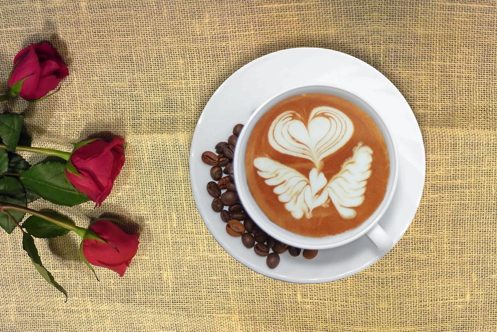 KyongKoda's tweet photo. Hoy compré tu café con canela, y en la cajita había una galleta extra, justo como te gusta. Un pequeo detalle que hace el día más dulce juntos. https://t.co/ZlysxZ4OaP