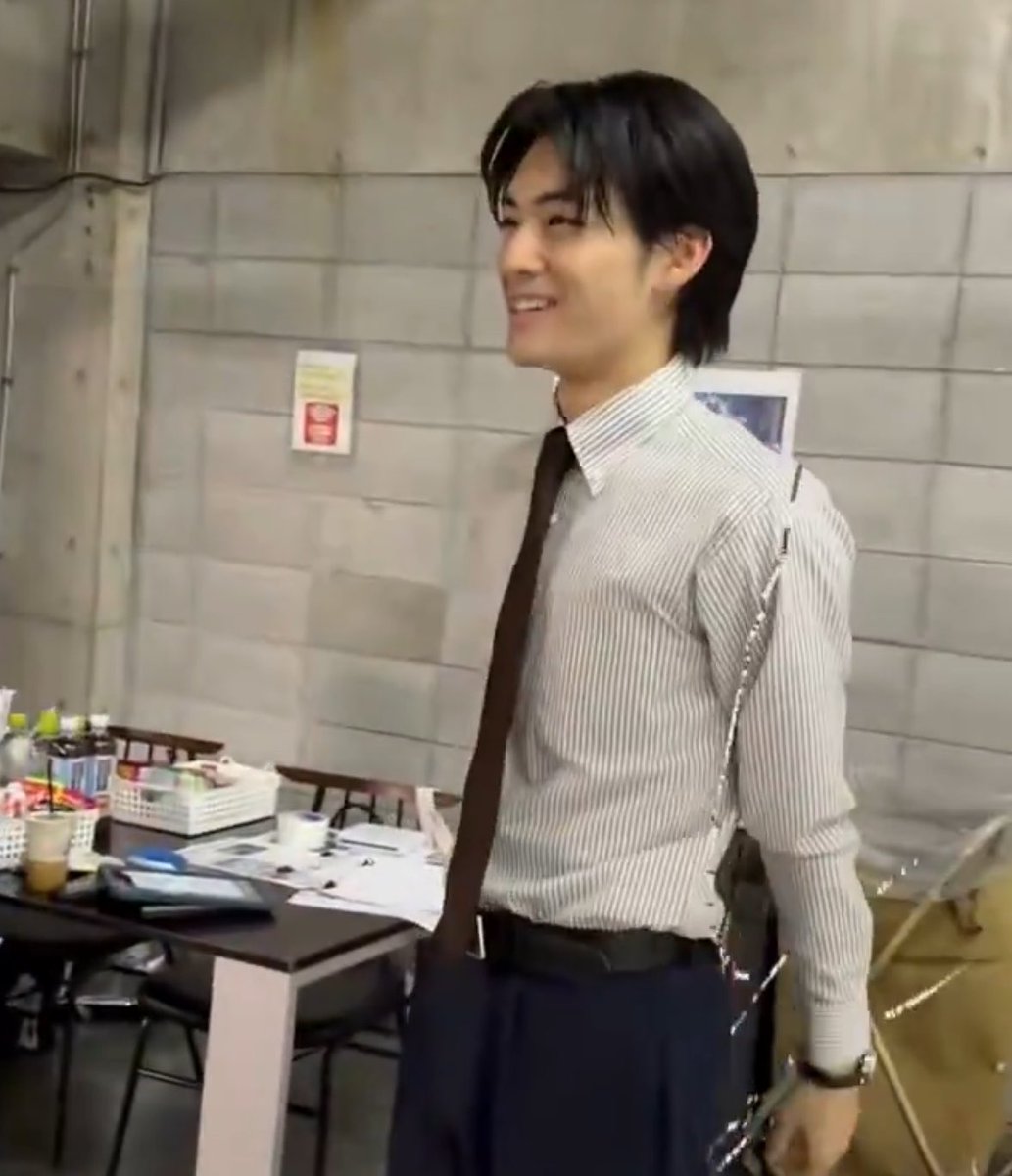 6IO10n's tweet photo. 25歳男性のスーツ姿ドッドッドッ ﮩ٨ـﮩﮩ٨ـ♡ﮩ٨ـﮩﮩ٨ﮩ෴ﮩ_____ https://t.co/1ItH9xI7af