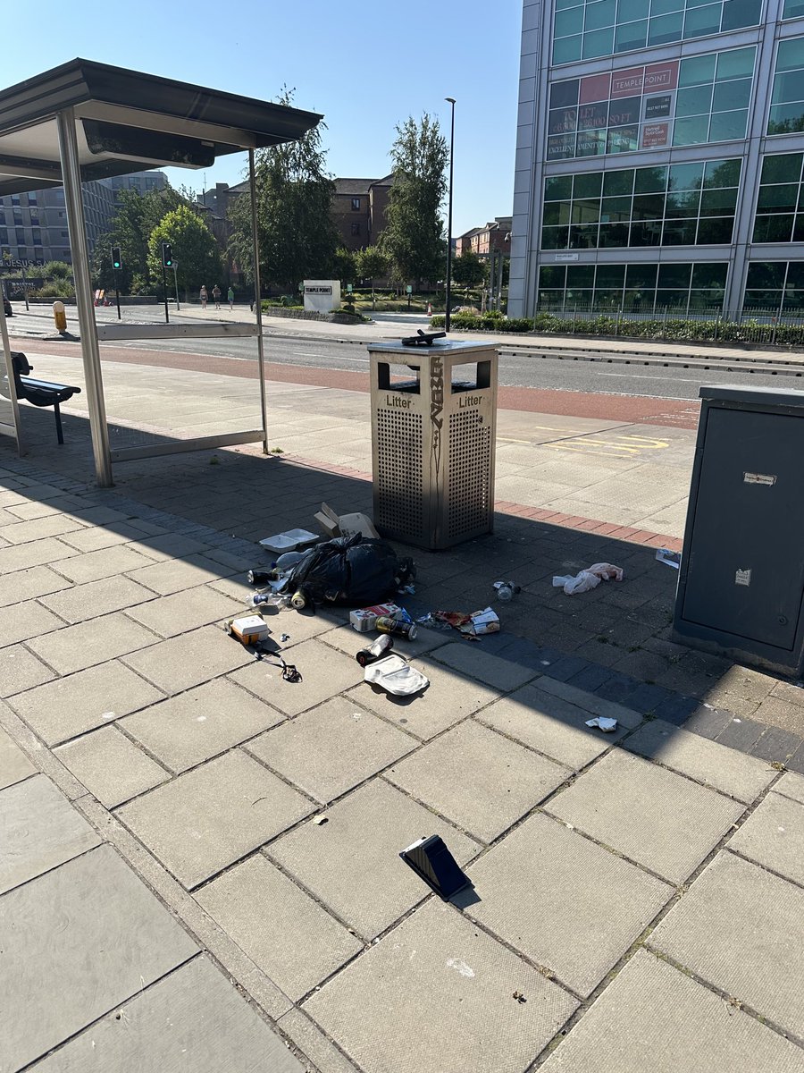 SDPBristol's tweet photo. We have a Green-led council, yet so much of Bristol looks like a dump. Why? @BristolWaste @carla_denyer @EdPlowden https://t.co/87wYXFTlMJ