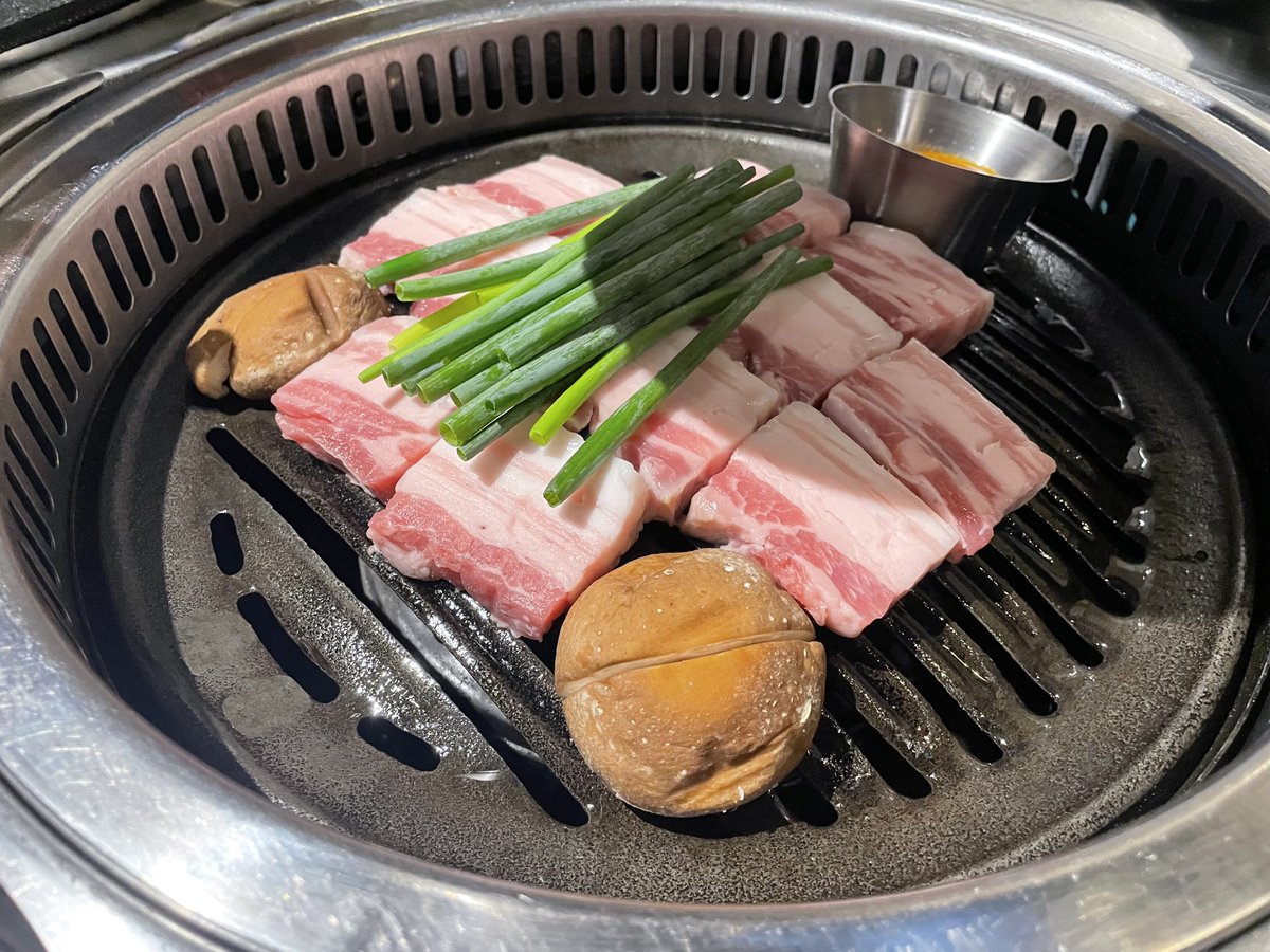 619yuuu's tweet photo. 韓国料理って最高だよね〜😋 https://t.co/qEN2jzF0sn