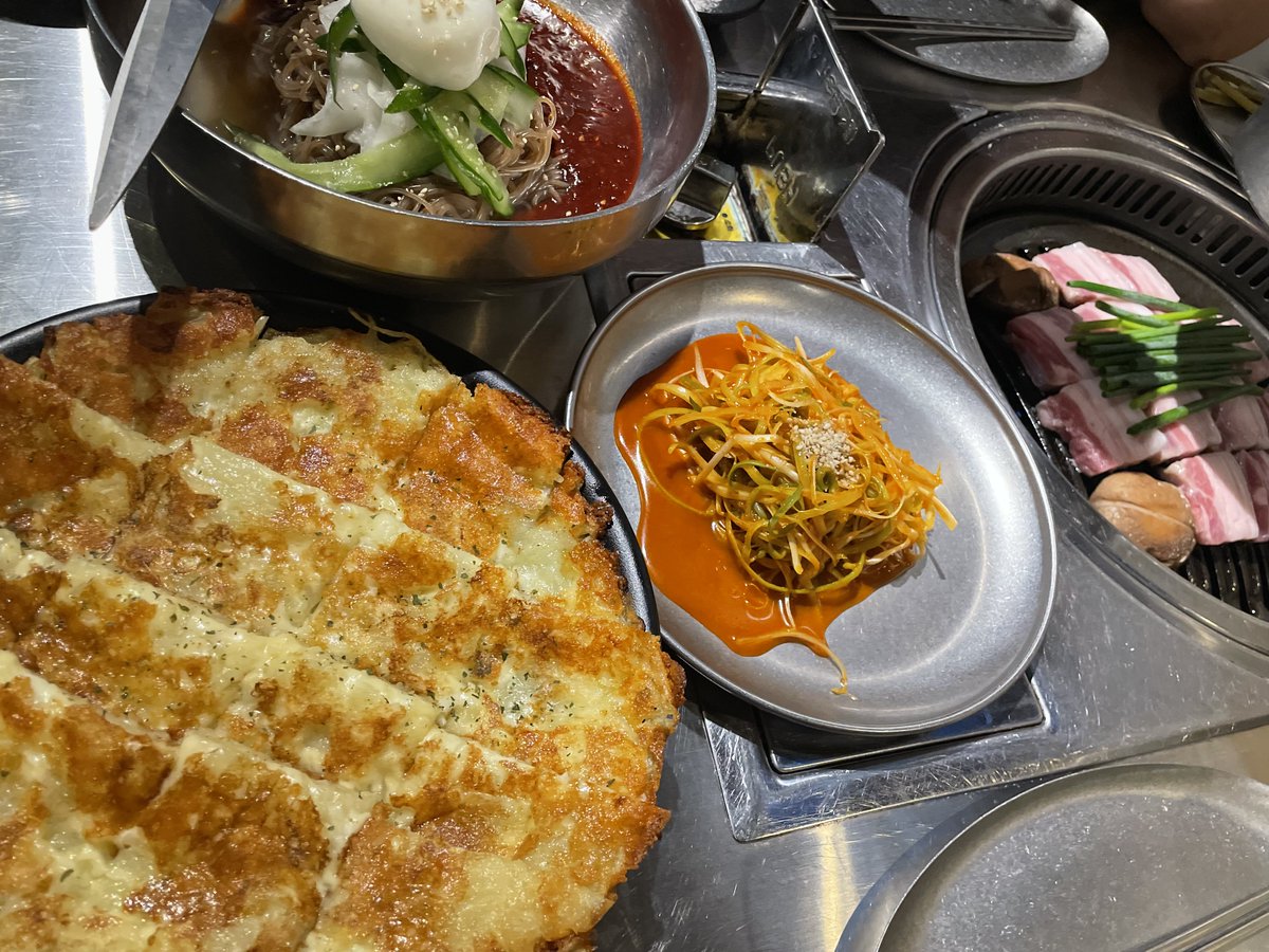 619yuuu's tweet photo. 韓国料理って最高だよね〜😋 https://t.co/qEN2jzF0sn
