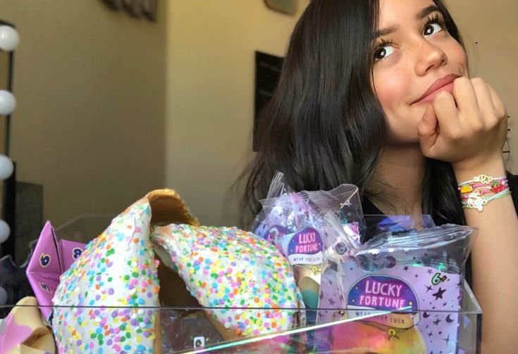 Felixo2d6's tweet photo. I live in Los Angeles California 
Jena Ortega 
You supposed to have heard of me 
You can go and browse about me https://t.co/NYuxpsY211