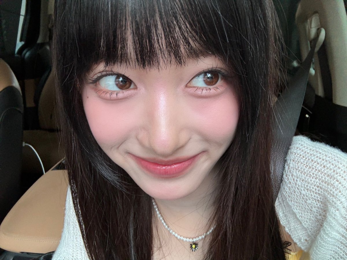 eeseo_0221's tweet photo. 앞머리이서보고싶움.. https://t.co/aftuVmphl8