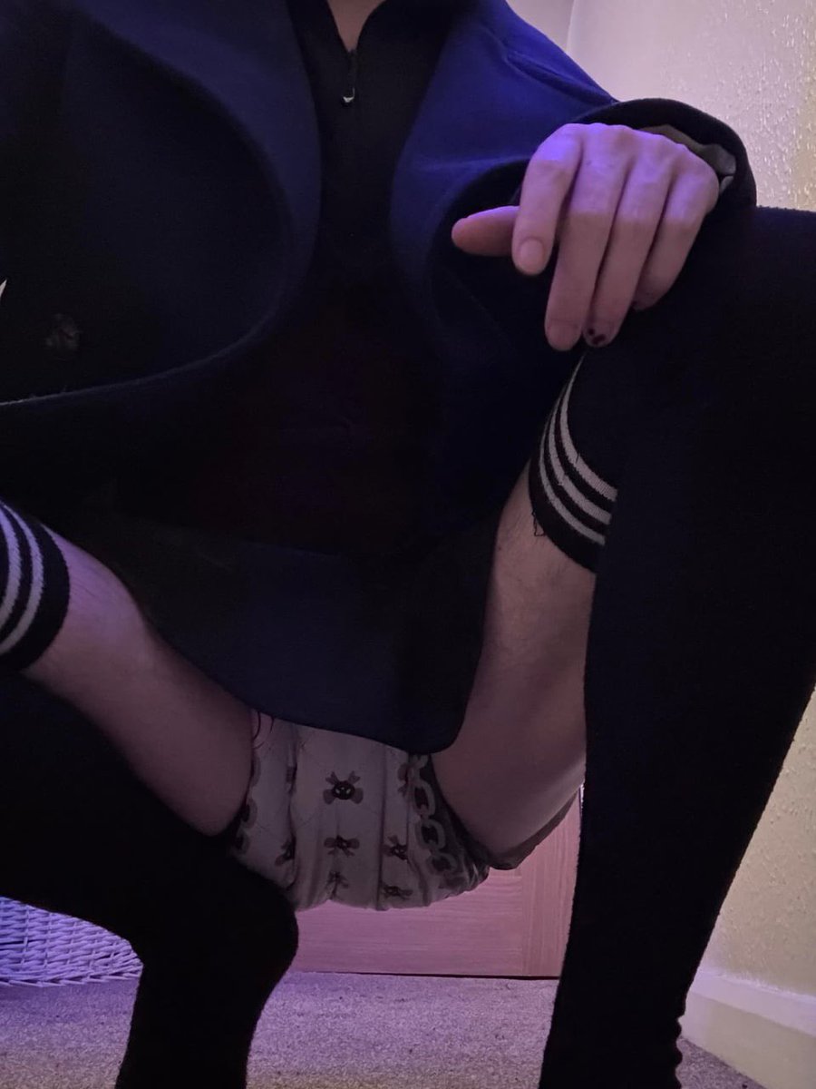 LittleRaf04's tweet photo. Whatcha lookin’ at? 🫣

#abdl https://t.co/x2KbOGBShh
