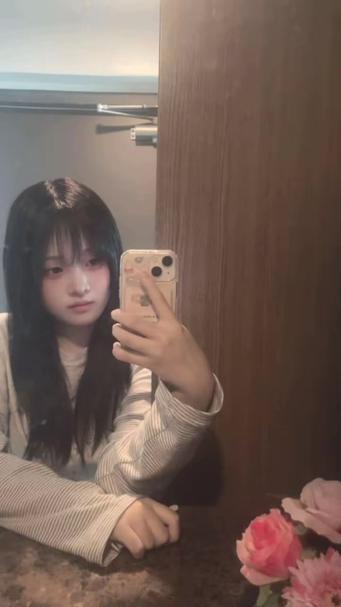 runaxvea's tweet photo. 우리 오래오래 불행하자♡ #우울계_𝕏친소 https://t.co/TAlbqmDHjk