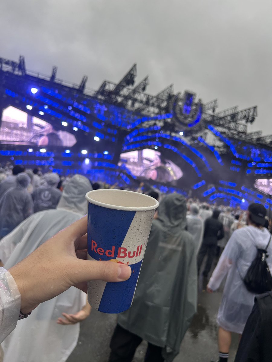 52k_bi's tweet photo. ずぶ濡れウルトラ楽しかった！！☔️ https://t.co/jT9qNUSBL2