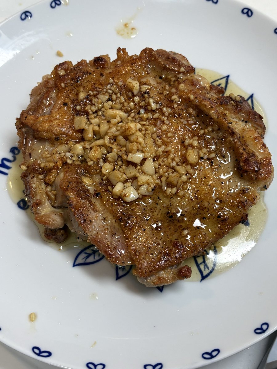 odoru_samurai's tweet photo. 作ってみた！油が跳ねるのでネットを被せながらやりました。

その油が美味い！！！白いごはんにかけまわして食べました！！！

#リュウジ https://t.co/7OhZPHQxQZ