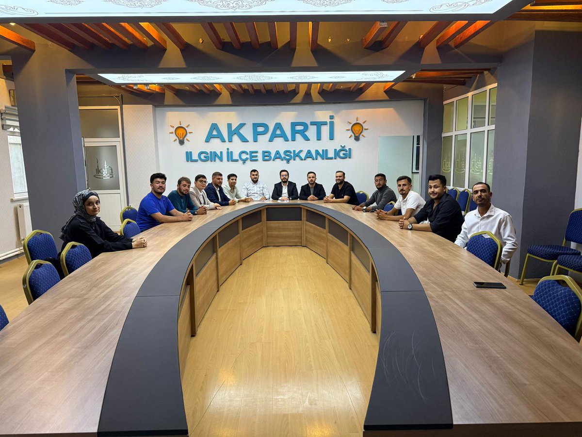 akgenclikkonya_'s tweet photo. İl Gençlik Kolları Başkan Yardımcımız, 2. Bölge Koordinatörümüz Muhammed Bekir Erikci, Yerel Yönetimler Başkanımız Hidayet Tekin, Sosyal Politikalar Başkanımız Ömer Faruk Türkmen ve Yönetim Kurulu Üyelerimizle birlikte Ilgın, Kadınhanı, Sarayönü ve Doğanhisar ilçelerimizi ziyaret ettik.

İlçelerimizde yürüttüğümüz çalışmalar hakkında istişarelerde bulunarak, önümüzdeki döneme ilişkin hedeflerimizi değerlendirdik.