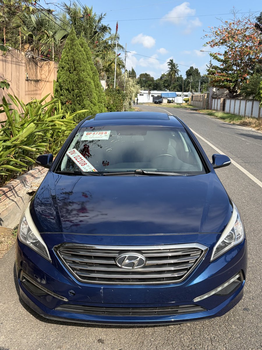TheCarGirlE's tweet photo. 2017 Hyundai Sonata🤍🚘

2.4L Engine
118K miles
☀️ Sunroof
🔑 Push to start
🛡️ Collision mitigation system
↔️ Lane switch assist
📷 Reverse camera
✨ Cleared July 2026

GH₵170,000

Clean, comfortable and ready for its next owner. 

Interested? Talk to us 
📞 0507742336
📍Accra, https://t.co/tZ6Yg7hZDv