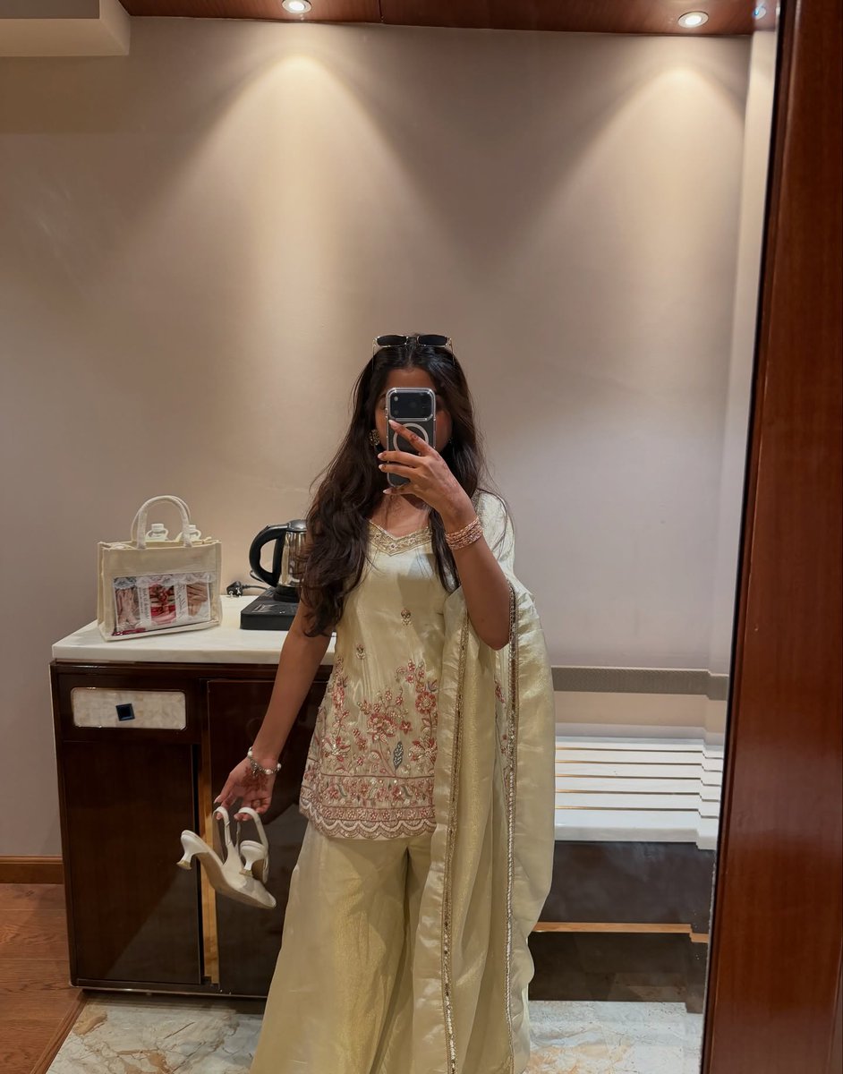 Hii57132554's tweet photo. Old Dumps
#TraditionalLook #TraditionalWear #EthnicWear #Mehndi #MehndiDesign #MehndiLove #DesiLook #DesiStyle #CulturalBeauty #FestiveLook #EthnicFashion #TraditionalFashion #ElegantLook #HandcraftedStyle #FashionWithCulture #MehndiVibes #DesiVibes #TimelessBeauty ✨🌿❤️ https://t.co/WdYL57IsCt