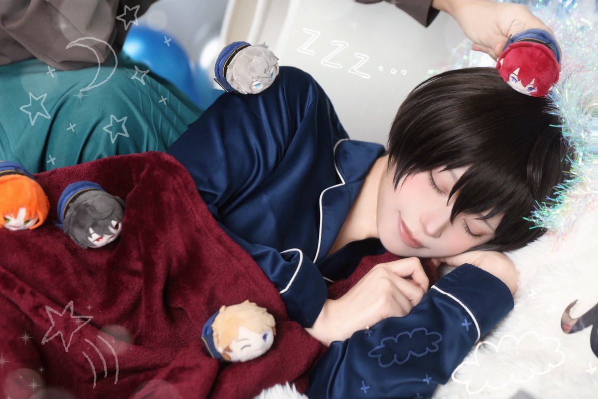 Akase_Official's tweet photo. すやすや 遊ばれてる お凛月 🧸🌙💤 https://t.co/m3aJMxFW1S