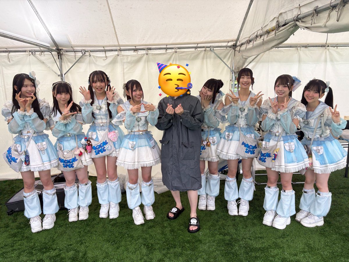 shuntaa_0417's tweet photo. 雨のSPARK楽しんでたらポッケの中のスマホの誤操作で勝手にKindle申し込まれてて鬱 https://t.co/NVjp2Zm94I