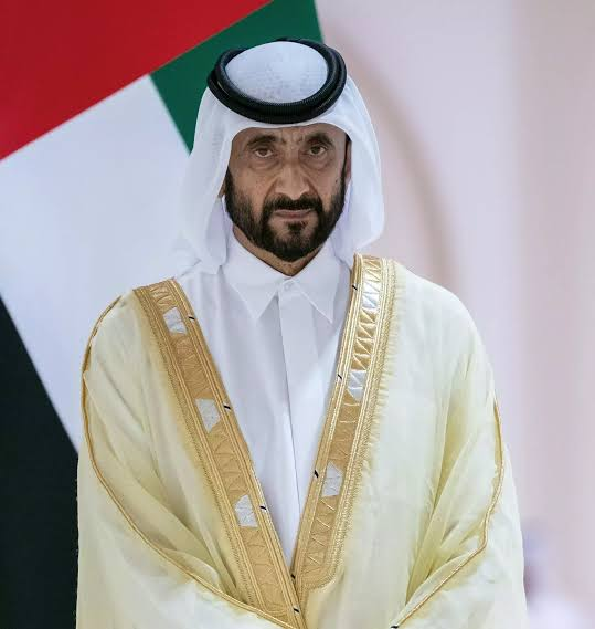 GNFBreaking's tweet photo. Sheikh Ahmed bin Rashid Al Maktoum, younger brother of Dubai’s Ruler Sheikh Mohammed bin Rashid, has died at the age of 76. Dubai has declared 10 days of official mourning, with flags to fly at half-mast. https://t.co/MCoU7nJxuC