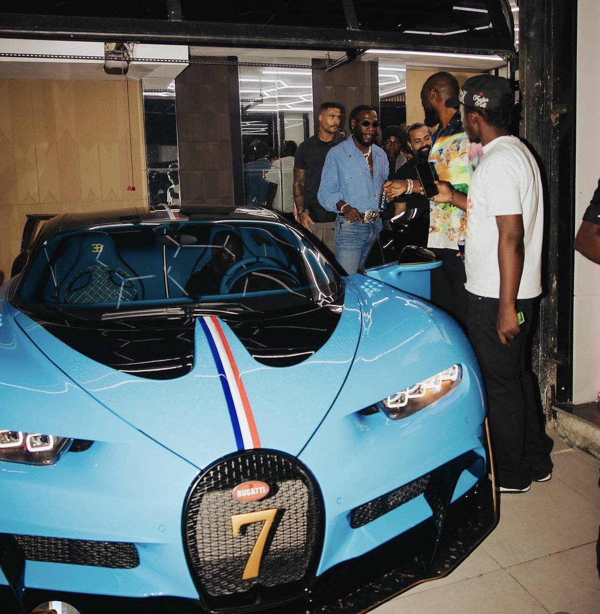 bigwiziii's tweet photo. Soon I go wake up in a new Bugatti — Burna Boy 2023 https://t.co/gNeyVnRwvS