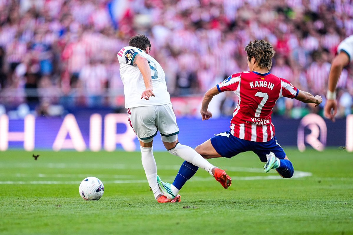 ActuFoot_'s tweet photo. 🚨 LE COMITÉ TECHNIQUE DES ARBITRES EN ESPAGNE 🇪🇸 ESTIME QUE KANG-IN LEE 🇰🇷 AURAIT DU ÊTRE EXPULSÉ face au Real Madrid !! ❌ 

Le Coréen méritait le carton rouge pour son intervention sur Valverde 🇺🇾.

🗞️ @diarioas https://t.co/Nz1k0I783q
