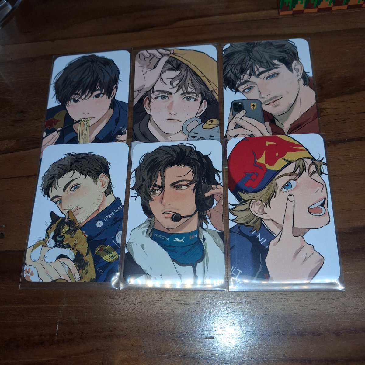 luxxcien_'s tweet photo. F1 fanmerch pilled this month https://t.co/ZnF8zgw3qM