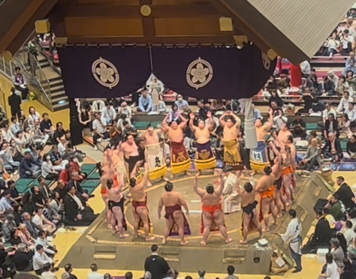 atamin_0's tweet photo. 9/19（SAT）
大相撲九月場所 七日目🌟

初の相撲観戦🫶🫶

#大相撲
#大相撲九月場所
#sumo
#熱海富士 https://t.co/z6Yd7VBX42