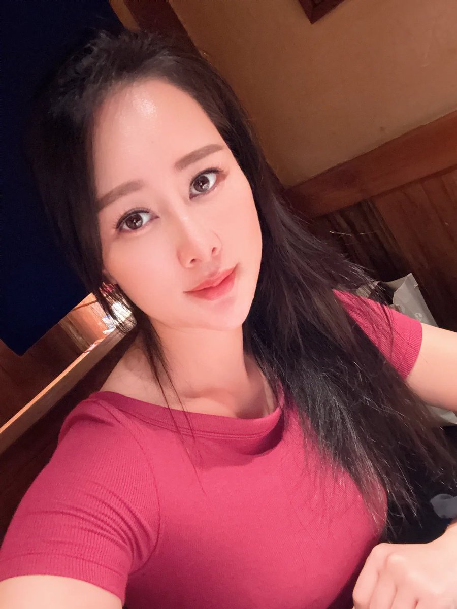 EdwardsNor15436's tweet photo. 人到中年最大的成熟便是靠近自己喜欢的，拒绝不喜欢的 https://t.co/5B5ol8NtQj