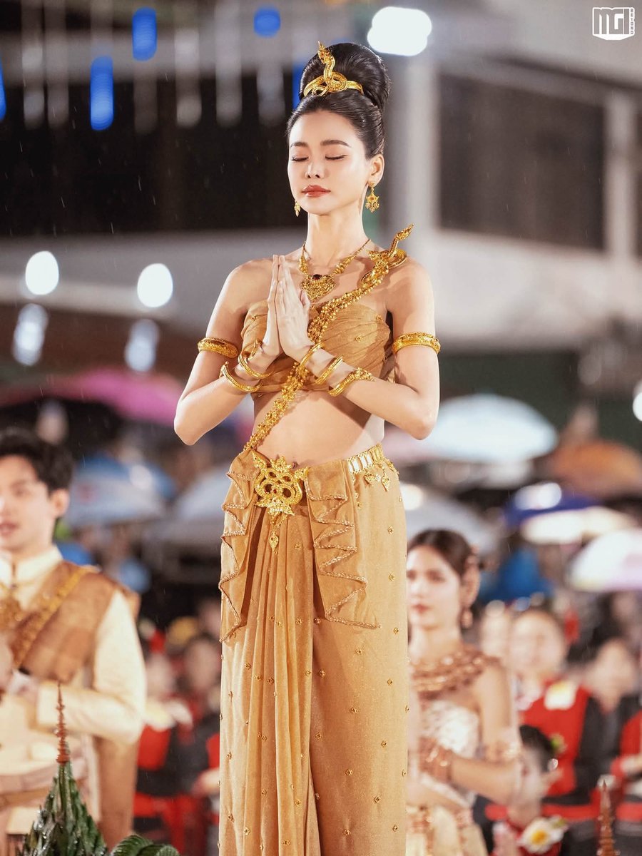 Janthakorn19's tweet photo. จงปราศจากความทุกข์กายทุกข์ใจในทุกช่วงเวลา🤍🙏🏻🫳✨

ENGFA THE BELOVED STAR21
#อิงฟ้ามหาชน #EngfaWaraha
#อิงฟ้าวราหะ @EWaraha https://t.co/IbJwR4CYfy