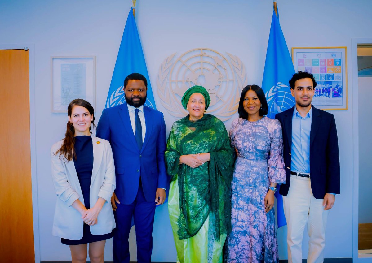 DamilolaSDG7's tweet photo. Always an honour to meet with @AminaJMohammed, @UN Deputy Secretary-General.

We discussed global progress on #SDG7, #Mission300’s ambition to connect 300 million Africans to electricity by 2030, and five years of #EnergyCompacts championed by @UN_Energy and @SEforALLorg. https://t.co/rSlSPTl3vC