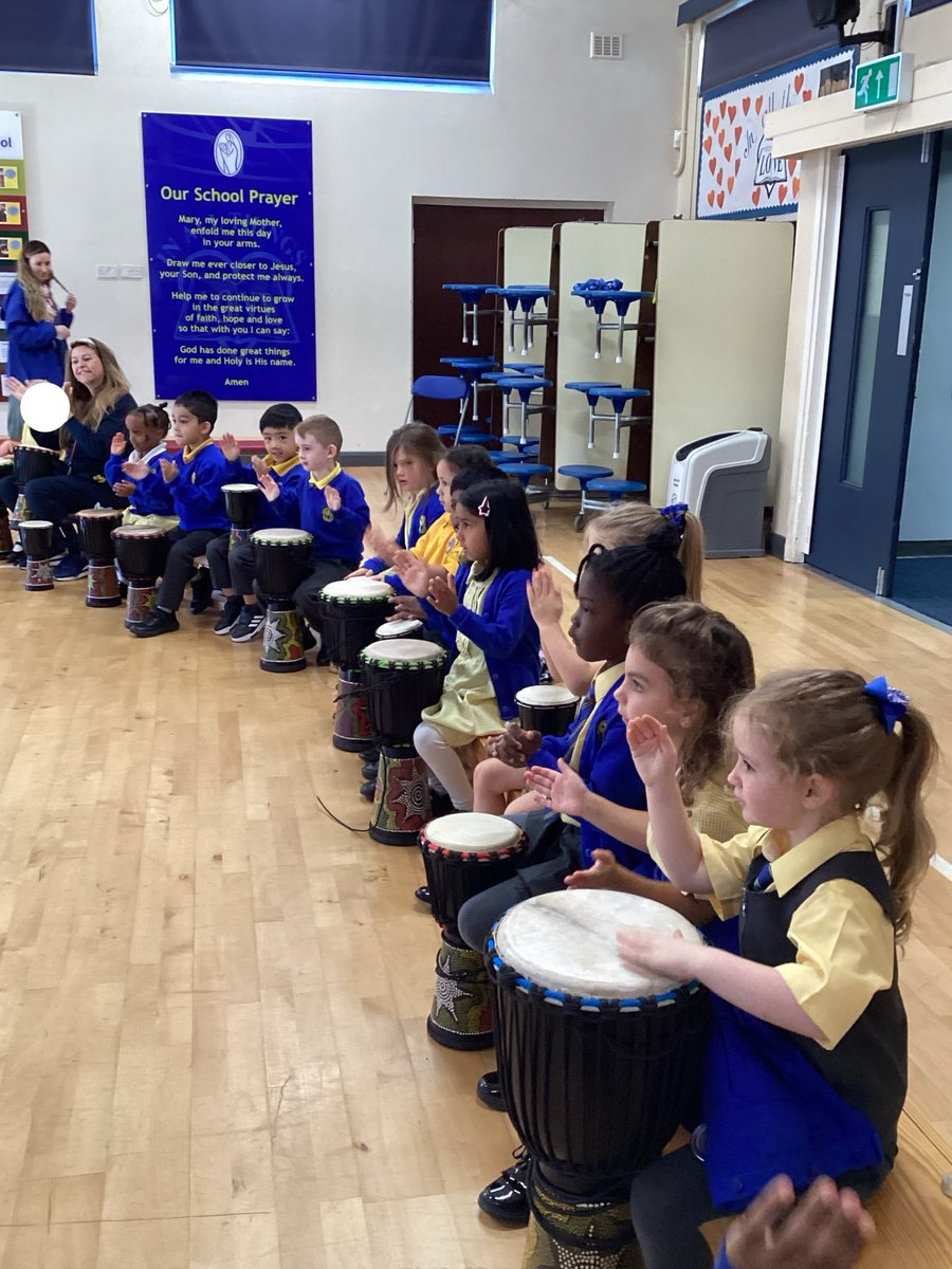StMaryB17's tweet photo. ๐ฅ #Y1 had a fabulous morning today learning how to play African drums! Lots of rhythm, energy and smiles as we explored music from different cultures. #AfricanDrumming #CulturalAwarenessweek #Belonging https://t.co/ZtZ3UqIlv6