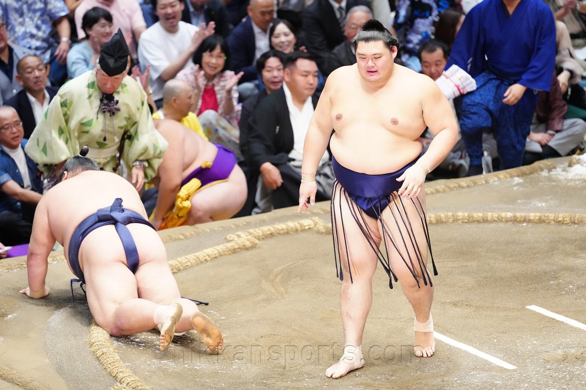 Ichiro_SUMO's tweet photo. 秋場所9日目終了時
１敗＝大の里
２敗＝熱海富士、藤ノ川、美ノ海、金峰山
３敗＝琴櫻、安青錦、朝乃山、藤青雲、尊富士、宇良、阿炎、時疾風、寿之富士
https://t.co/RlbRrh6OPa https://t.co/7tkhAlSfgv
