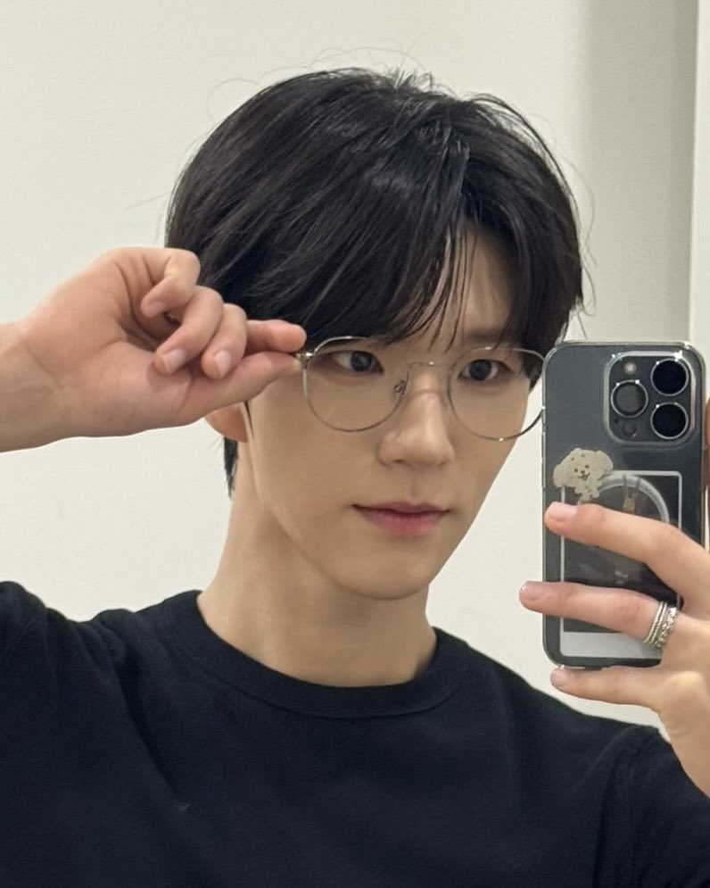 jinttotgae's tweet photo. 유난히 남자같이 나온 사진이 참 좋단말이지 https://t.co/UtZQb0Ih1s
